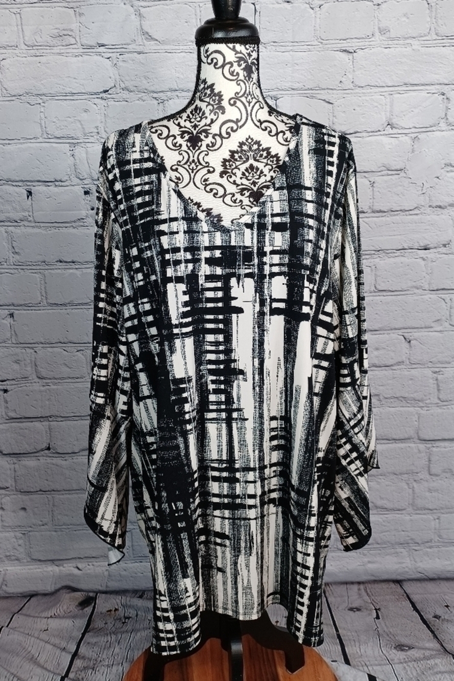 Avenue women's long flared sleeves stretch knit geo print plus size 30/32 top b6